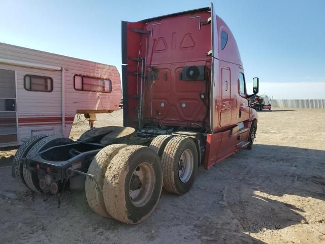 2020 Freightliner Cascadia 126