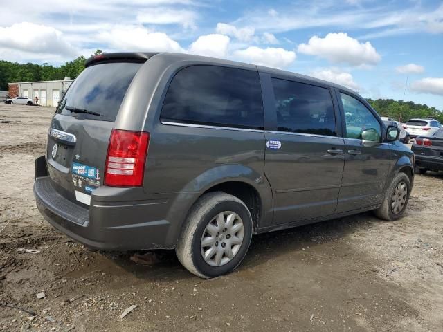 2010 Chrysler Town & Country LX