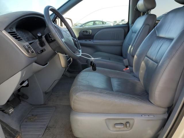 2002 Toyota Sienna LE