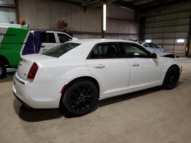 2018 Chrysler 300 Touring