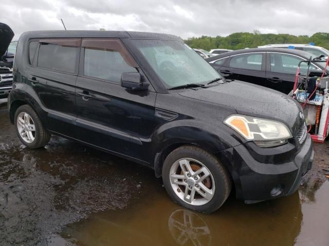 2011 KIA Soul +