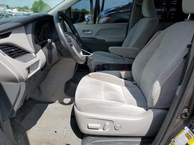 2017 Toyota Sienna LE