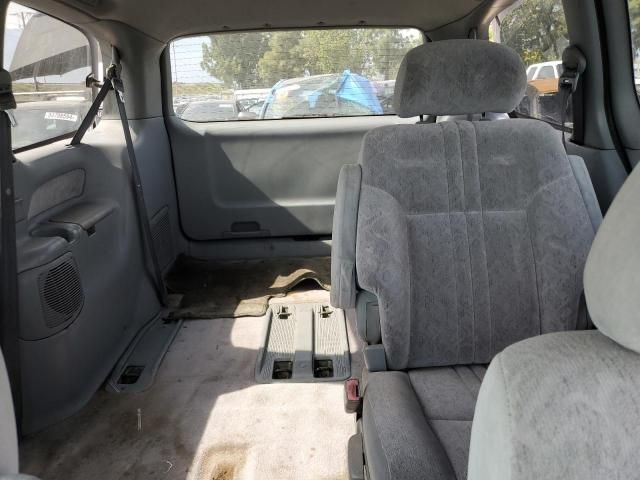 1999 Toyota Sienna LE