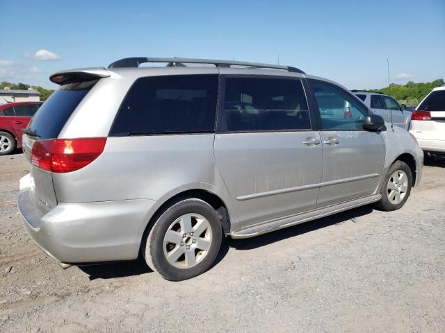 2004 Toyota Sienna CE