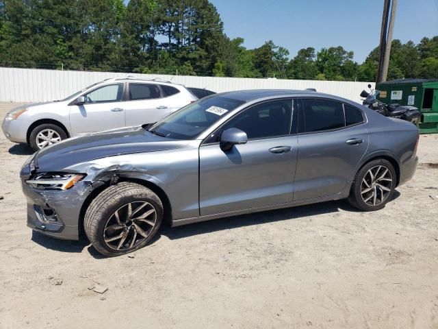 2019 Volvo S60 T6 Momentum