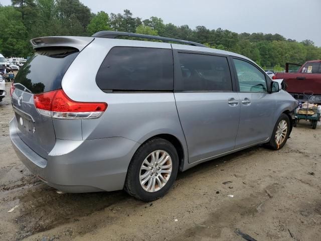 2012 Toyota Sienna XLE