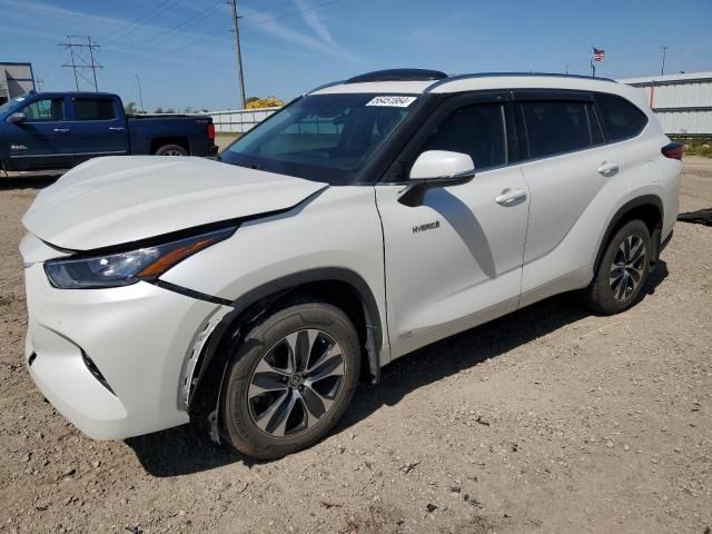 2020 Toyota Highlander Hybrid XLE