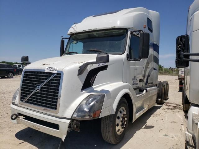 2013 Volvo VN VNL