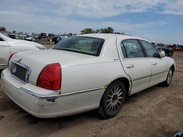 2005 Lincoln Town Car Signature