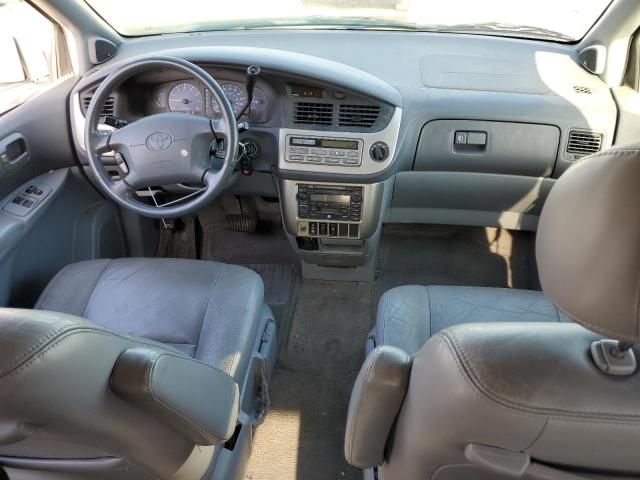 2002 Toyota Sienna LE