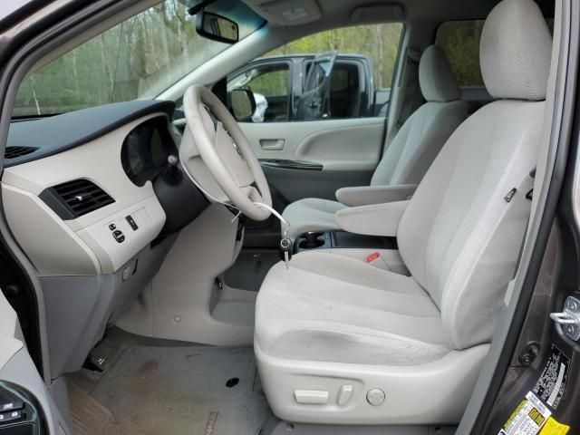 2013 Toyota Sienna LE