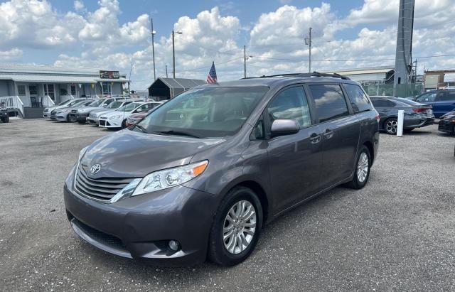 2012 Toyota Sienna XLE