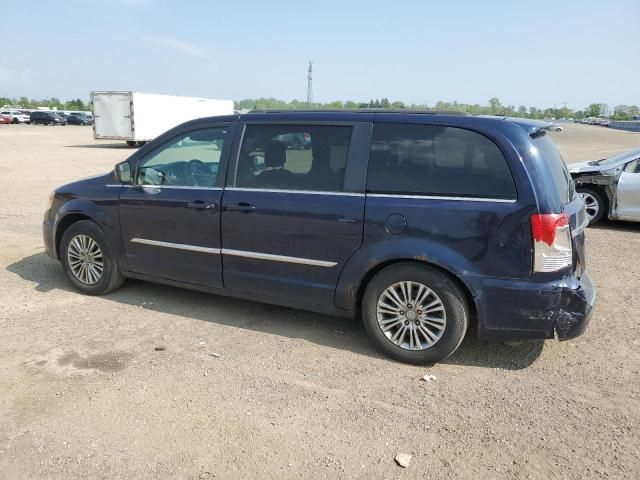 2013 Chrysler Town & Country Touring L