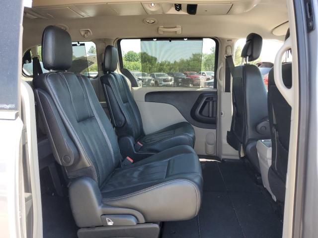 2013 Chrysler Town & Country Touring