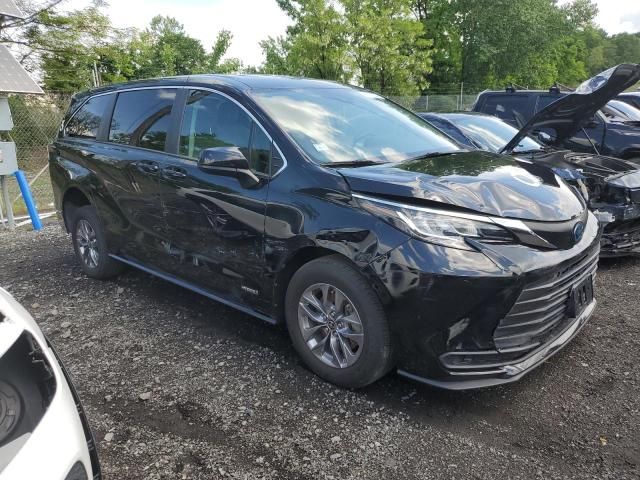 2021 Toyota Sienna LE