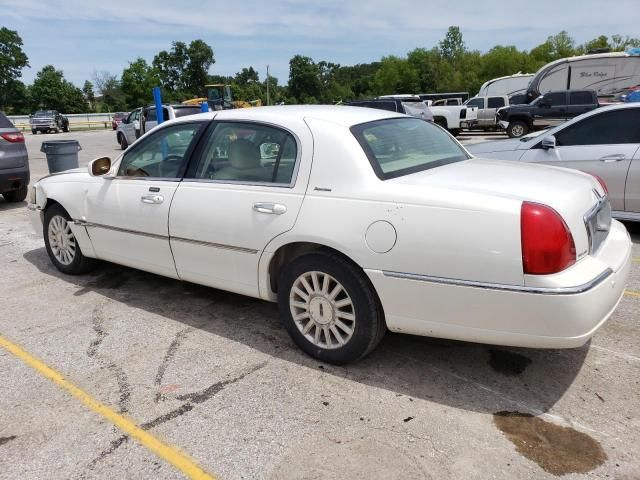 2003 Lincoln Town Car Signature