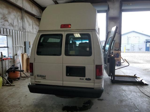 2013 Ford Econoline E350 Super Duty Van