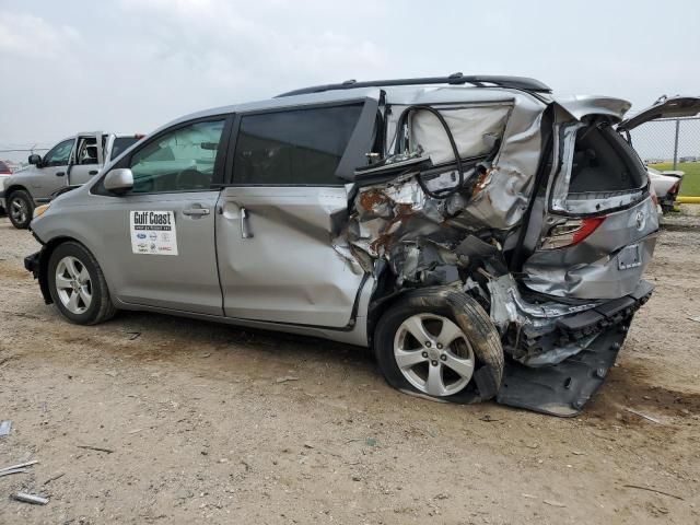 2017 Toyota Sienna LE