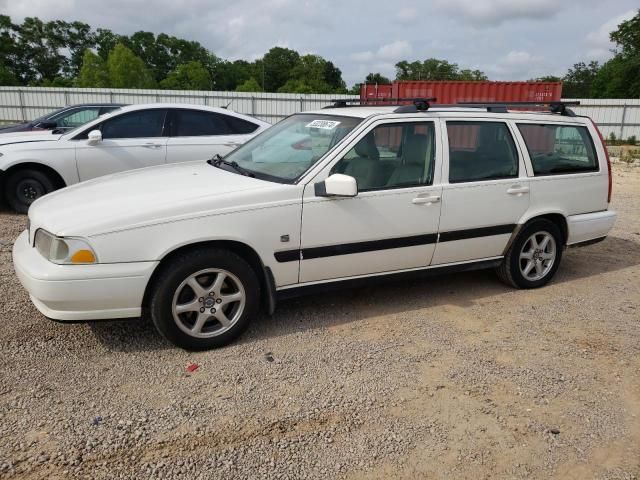 2000 Volvo V70 Base