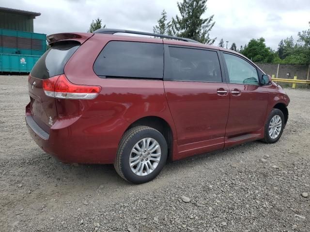 2014 Toyota Sienna XLE