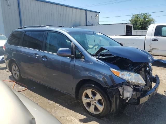 2014 Toyota Sienna LE