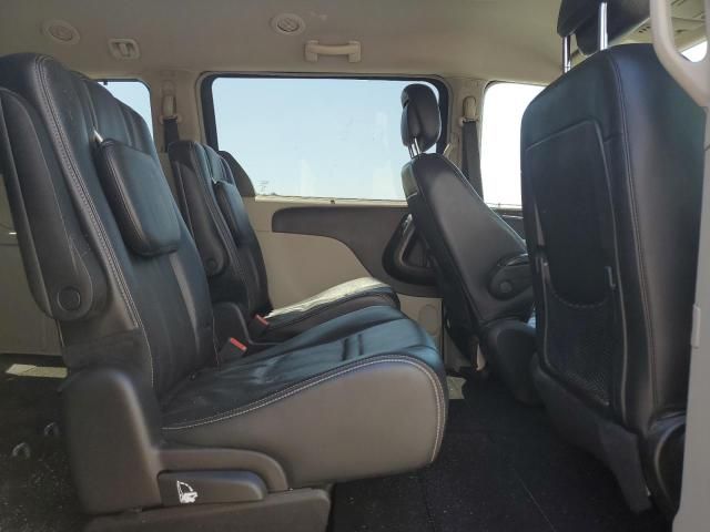 2013 Chrysler Town & Country Touring