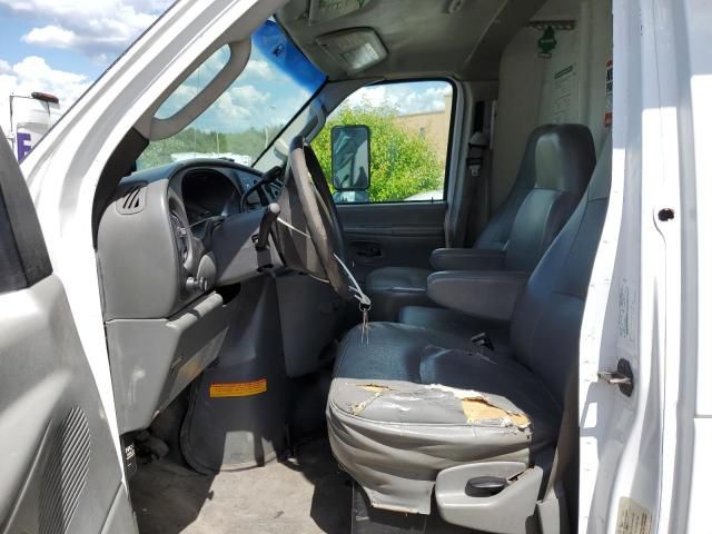 2006 Ford Econoline E450 Super Duty Cutaway Van