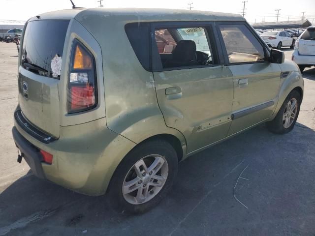 2010 KIA Soul +