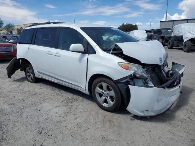 2017 Toyota Sienna LE