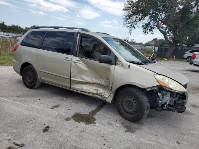 2010 Toyota Sienna CE