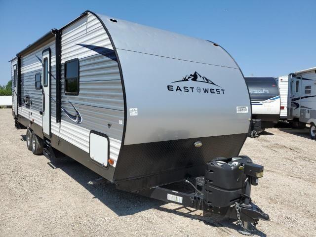 2019 East Manufacturing Trailer