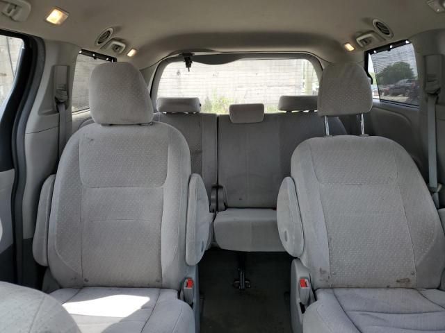 2018 Toyota Sienna LE