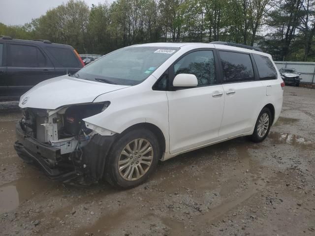 2014 Toyota Sienna XLE