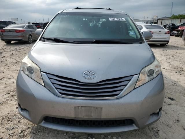 2016 Toyota Sienna XLE