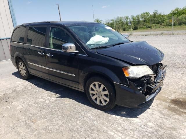 2012 Chrysler Town & Country Touring L