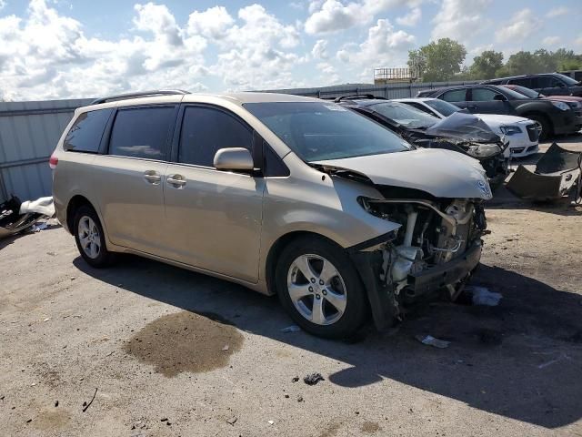 2014 Toyota Sienna LE