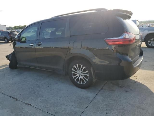 2020 Toyota Sienna XLE