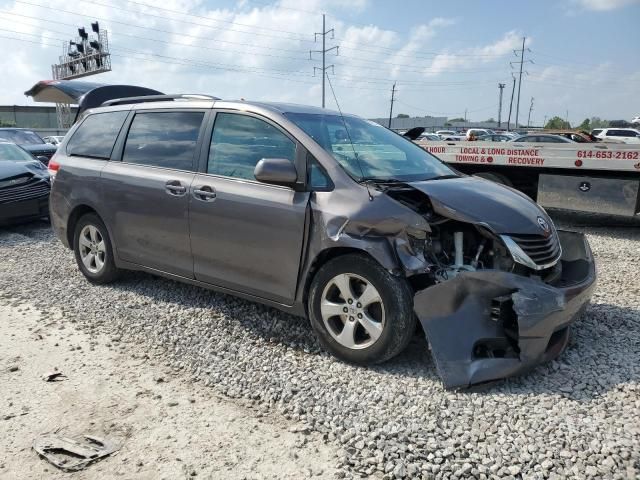 2013 Toyota Sienna LE