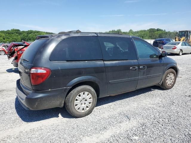 2005 Chrysler Town & Country LX