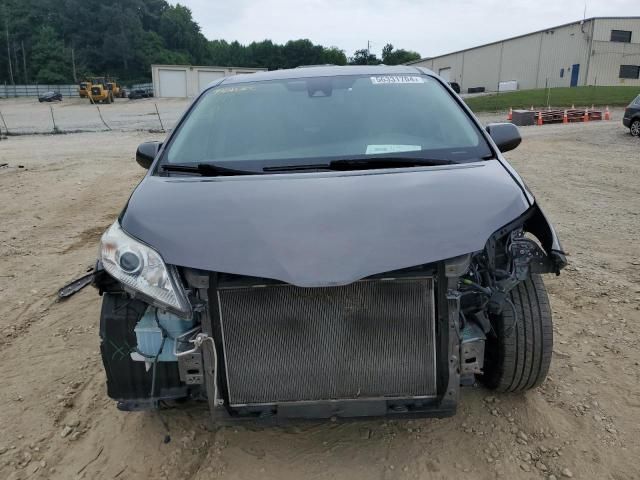 2019 Toyota Sienna XLE