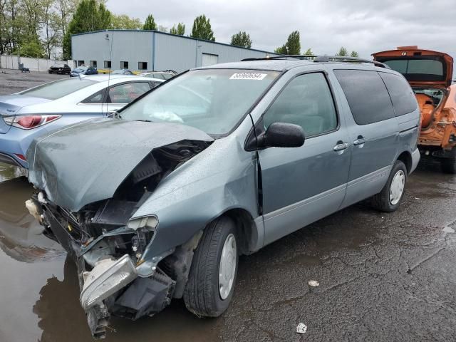 1999 Toyota Sienna LE