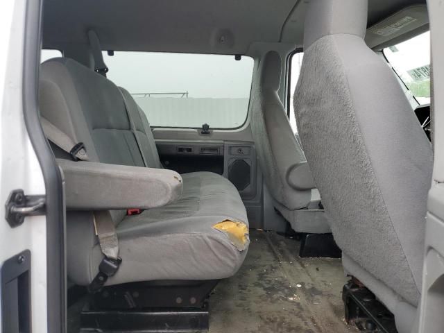 2011 Ford Econoline E350 Super Duty Wagon