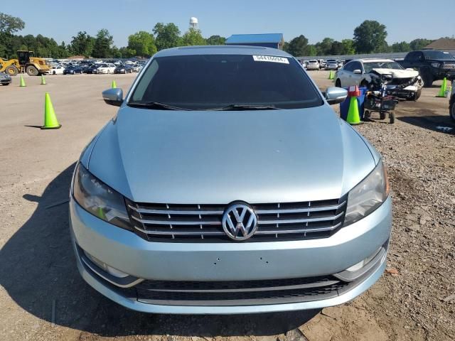 2013 Volkswagen Passat SEL