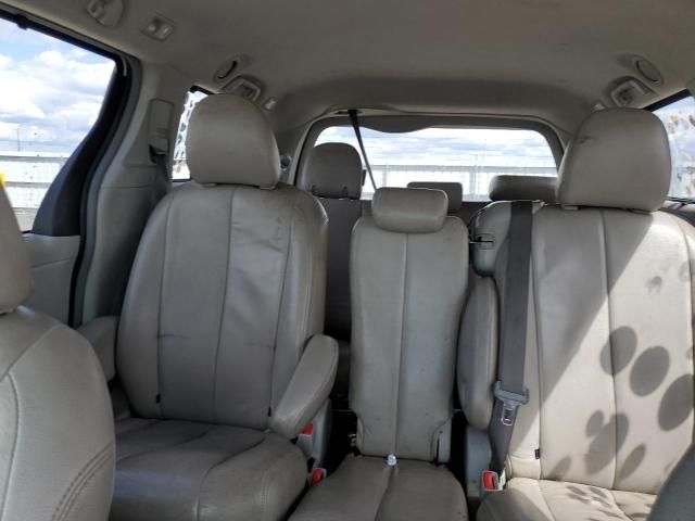 2011 Toyota Sienna LE