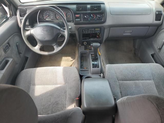 2000 Nissan Frontier Crew Cab XE