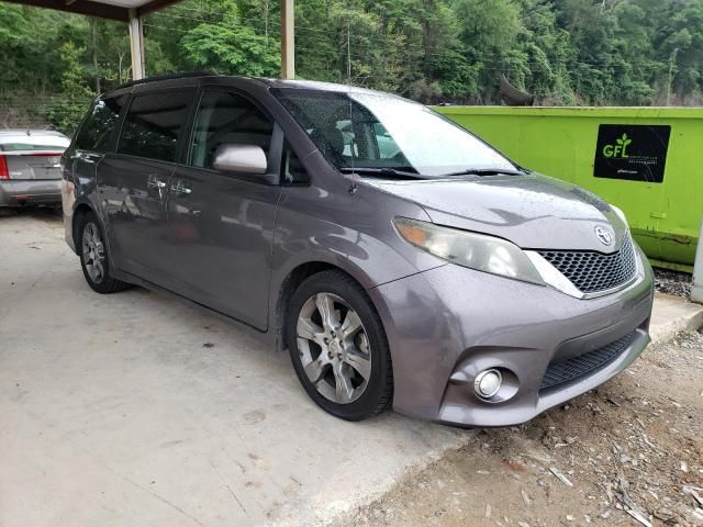 2013 Toyota Sienna Sport