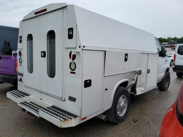 2017 Ford Econoline E350 Super Duty Cutaway Van