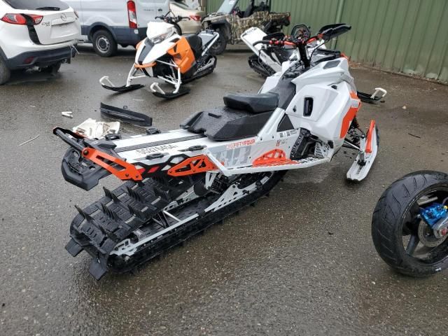 2021 Skidoo 800R