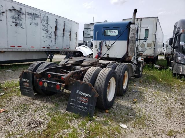 2001 Freightliner Conventional FLD120