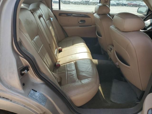 1998 Lincoln Town Car Signature